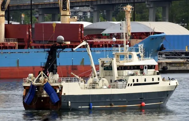 Navio de pesca de arrasto à venda