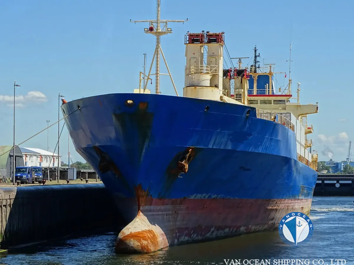 Navio frigorífico à venda