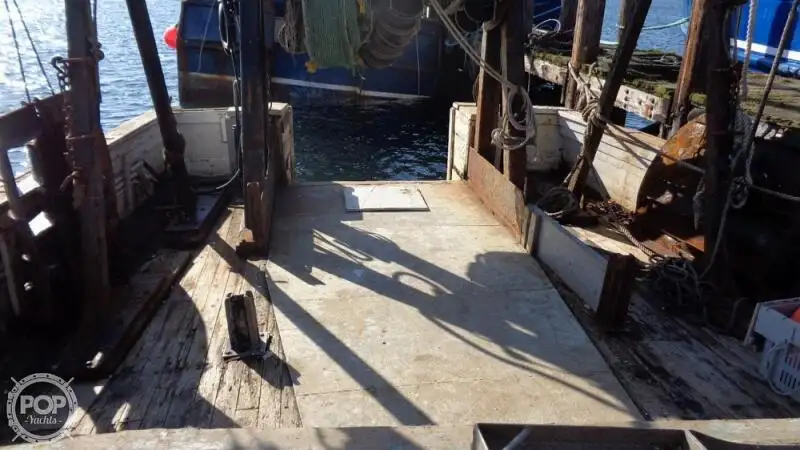 Navio de pesca de arrasto à venda