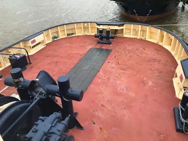 Rebocador à venda