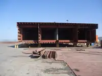 Barcaça à venda