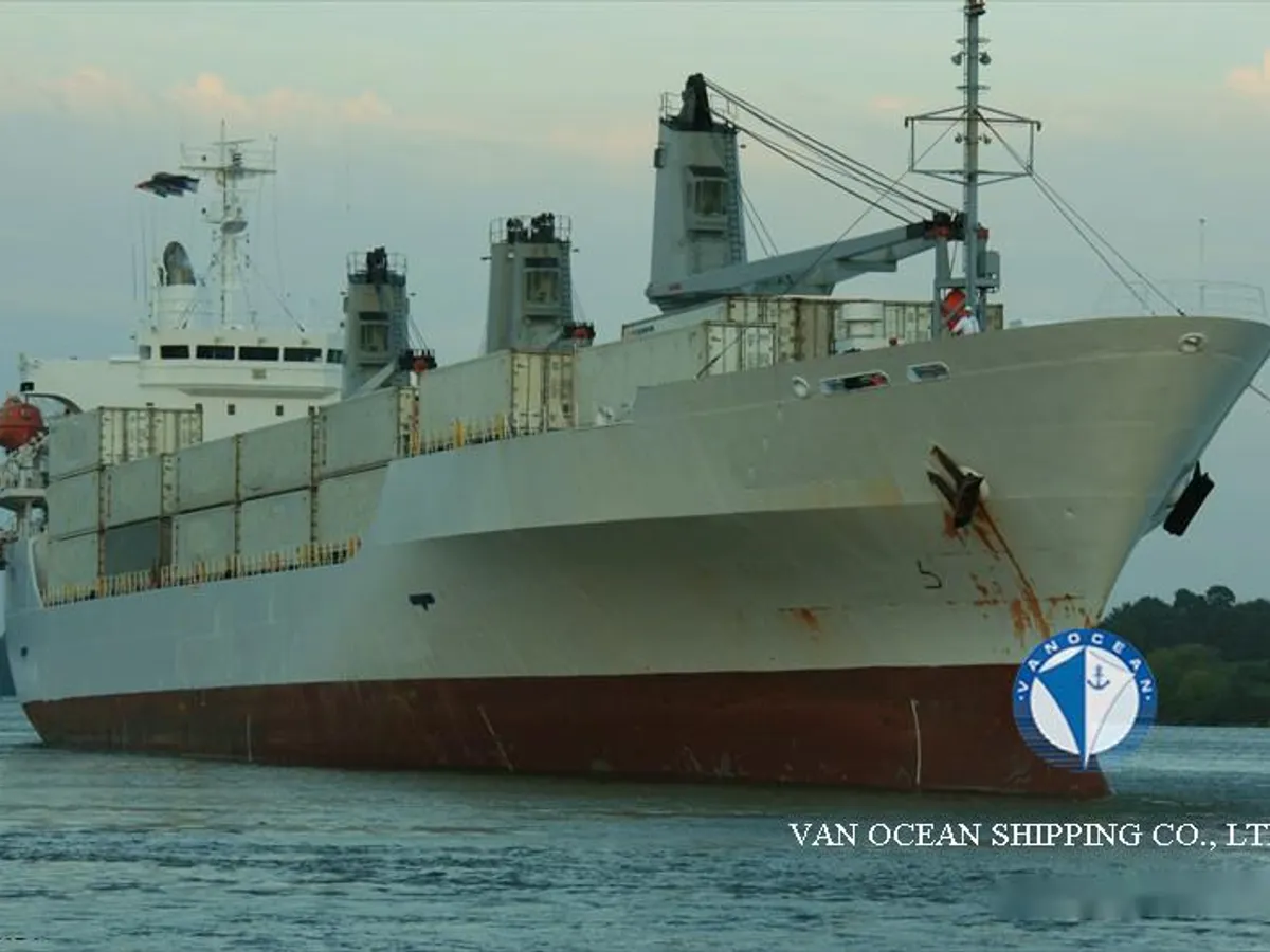 Navio frigorífico à venda