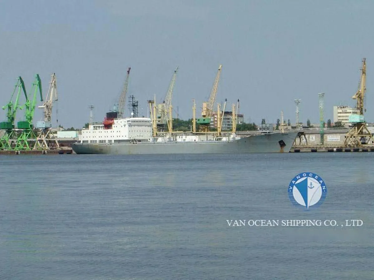 Navio frigorífico à venda