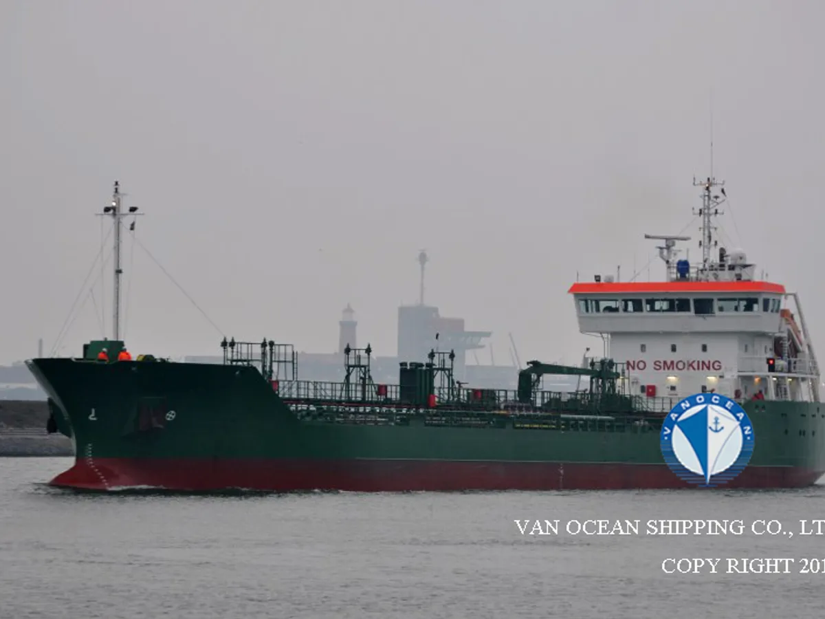 Navio-tanque de óleo/produtos químicos à venda