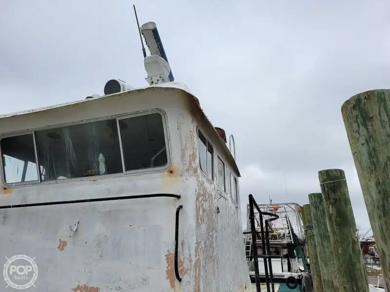 Navio de abastecimento à venda