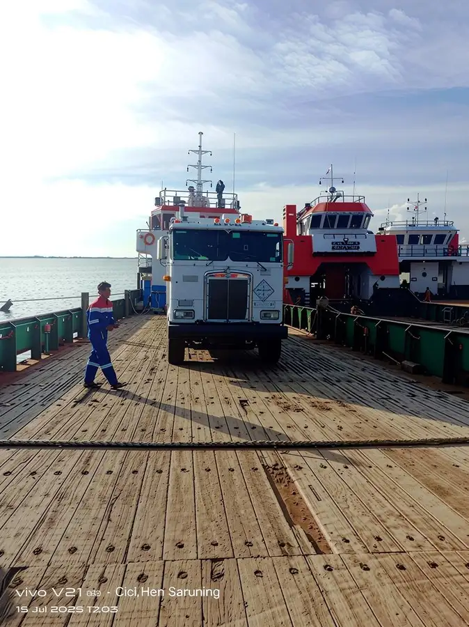 Balsa de desembarque, tanque à venda