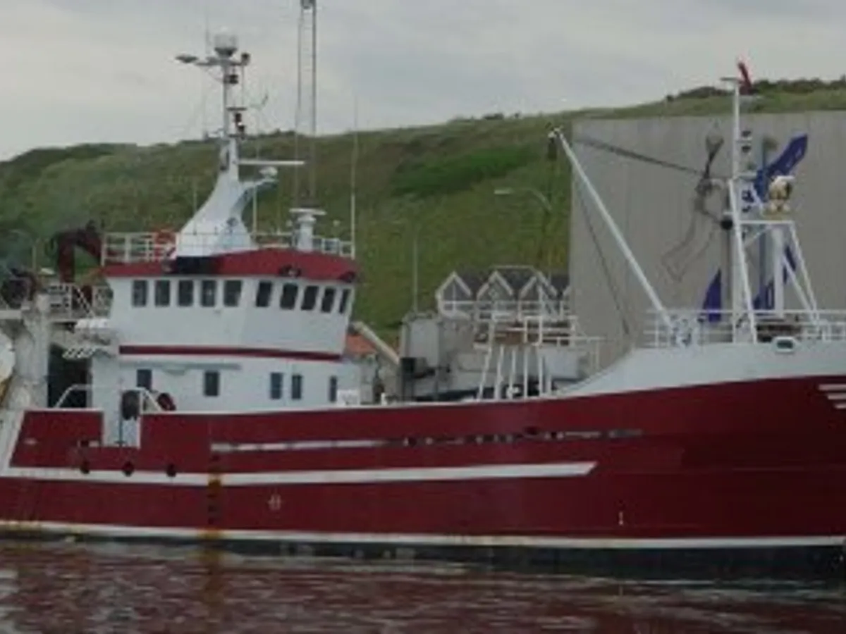 Navio de pesca de arrasto à venda
