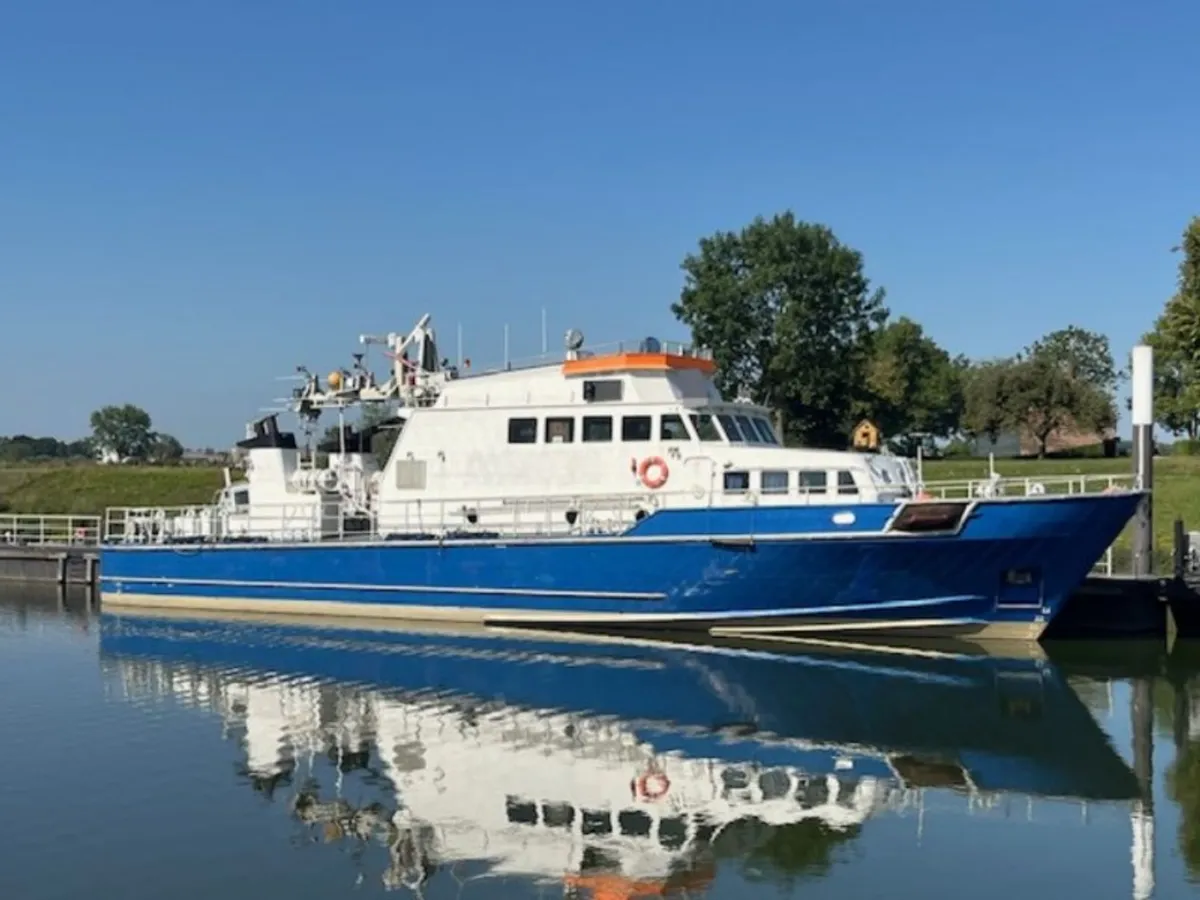 Navio de patrulha à venda