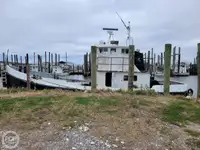 Navio de abastecimento à venda