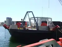 Barcaça à venda