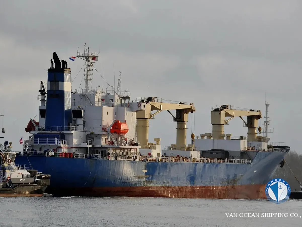 Navio frigorífico à venda