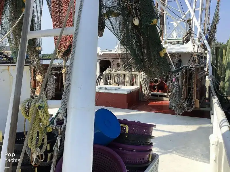 Navio de pesca de arrasto à venda