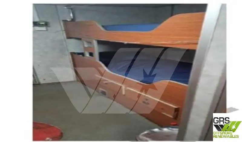 Barco de tripulação à venda