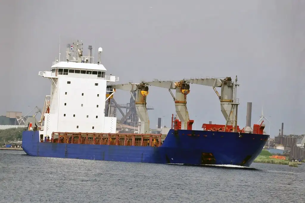 Navio frigorífico à venda