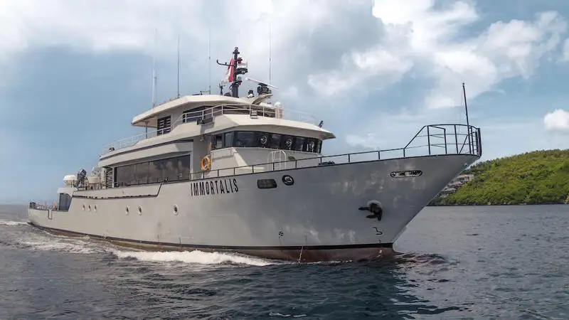 Navio de pesquisa à venda