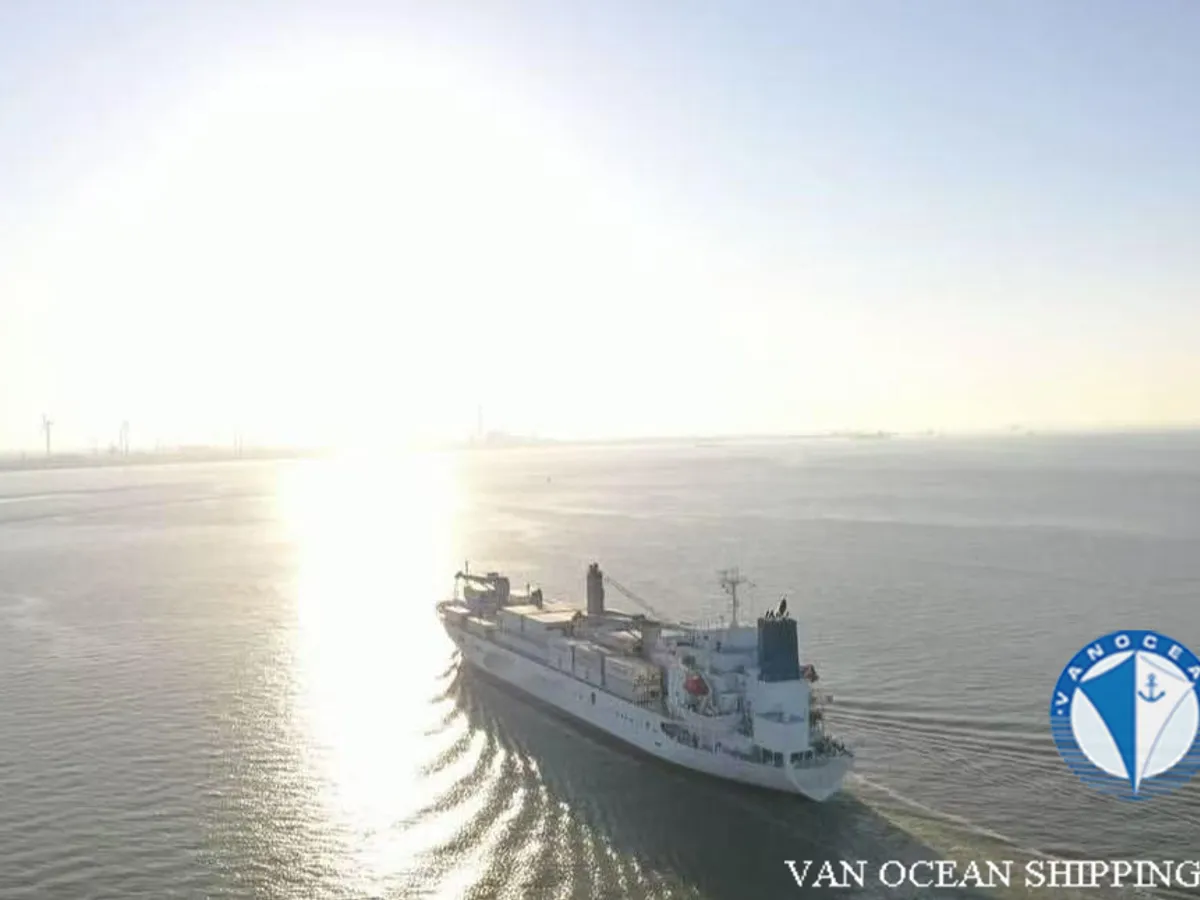Navio frigorífico à venda