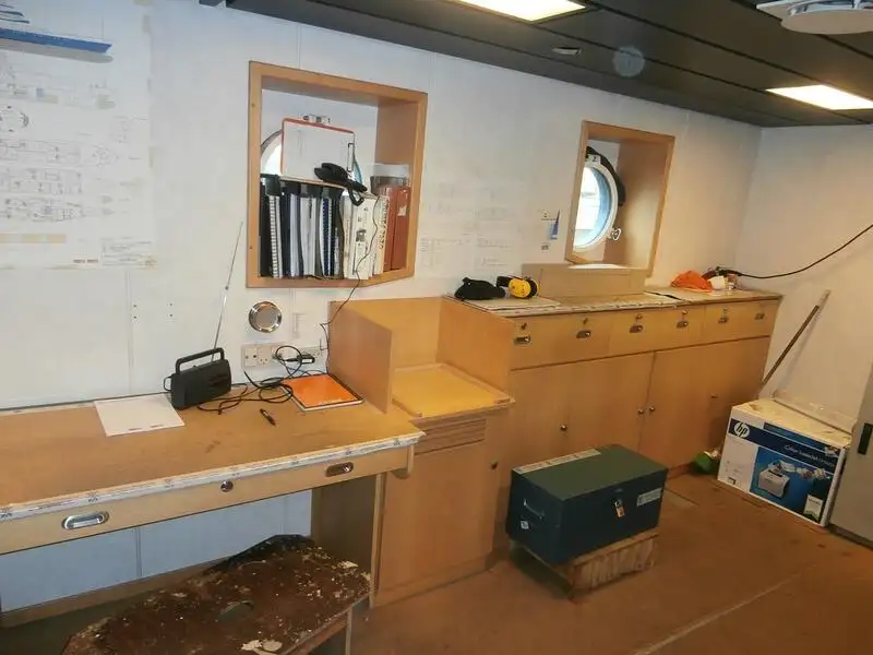 Navio porta-contêineres à venda