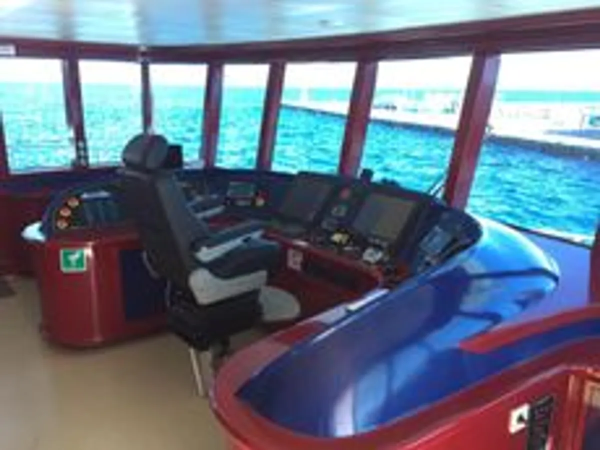 Navio de passageiros à venda