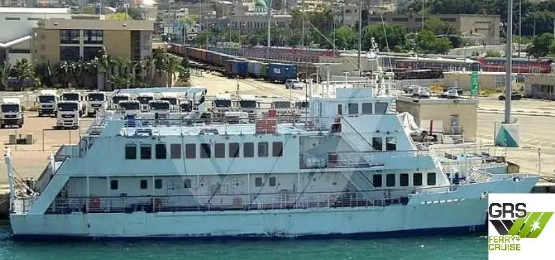 Navio de passageiros à venda