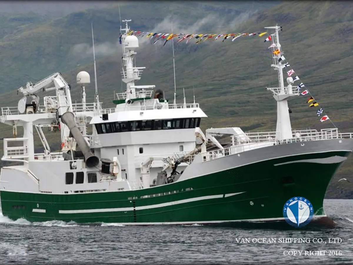 Navio de pesca de arrasto à venda