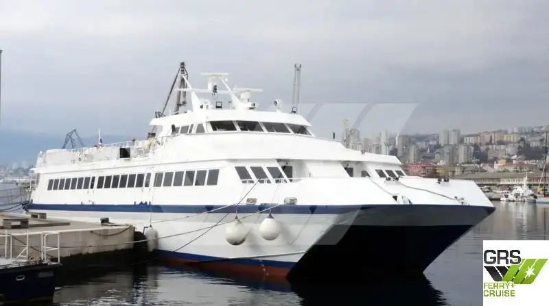 Navio de cruzeiro à venda