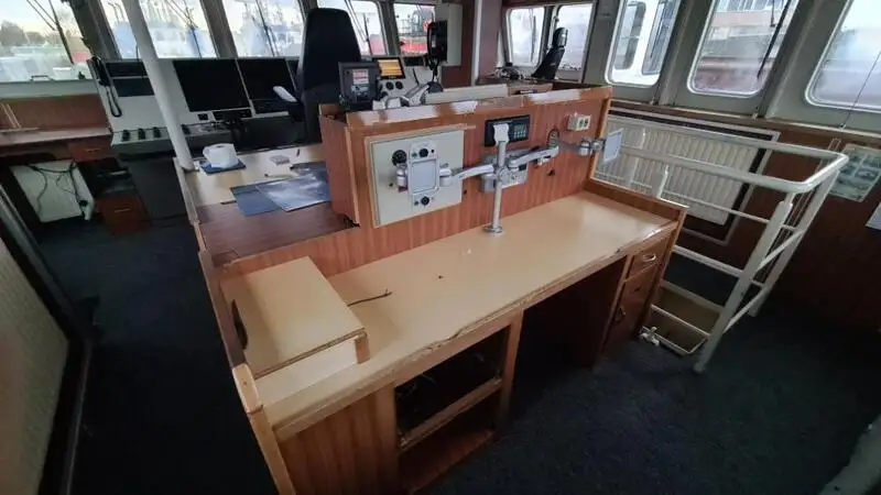 Navio de abastecimento à venda