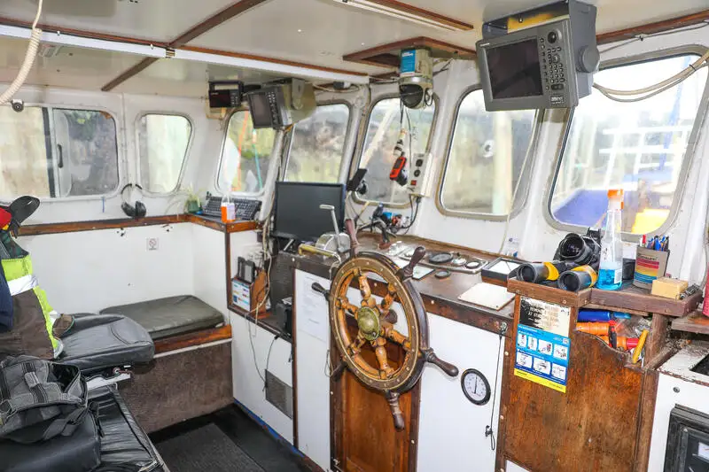 Navio transportador de GNL à venda