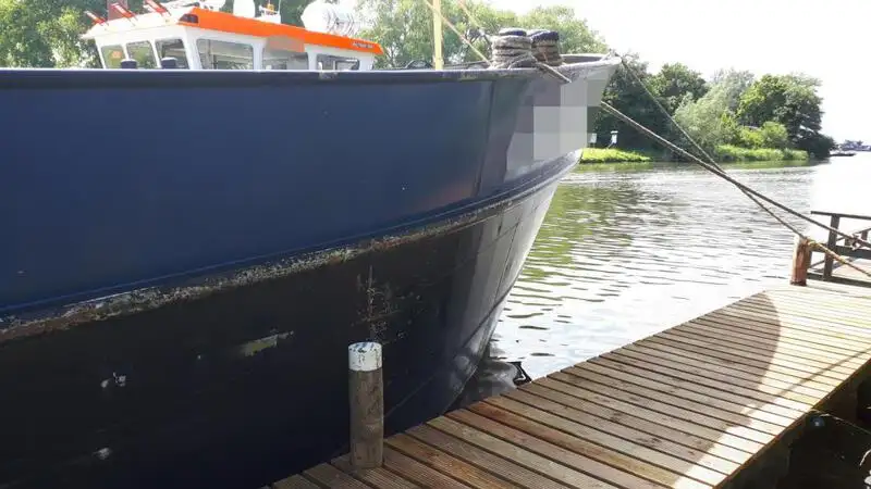 Navio de pesca de arrasto à venda