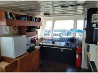 Navio de abastecimento à venda