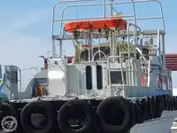 Barco de tripulação à venda