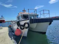Barco de tripulação à venda