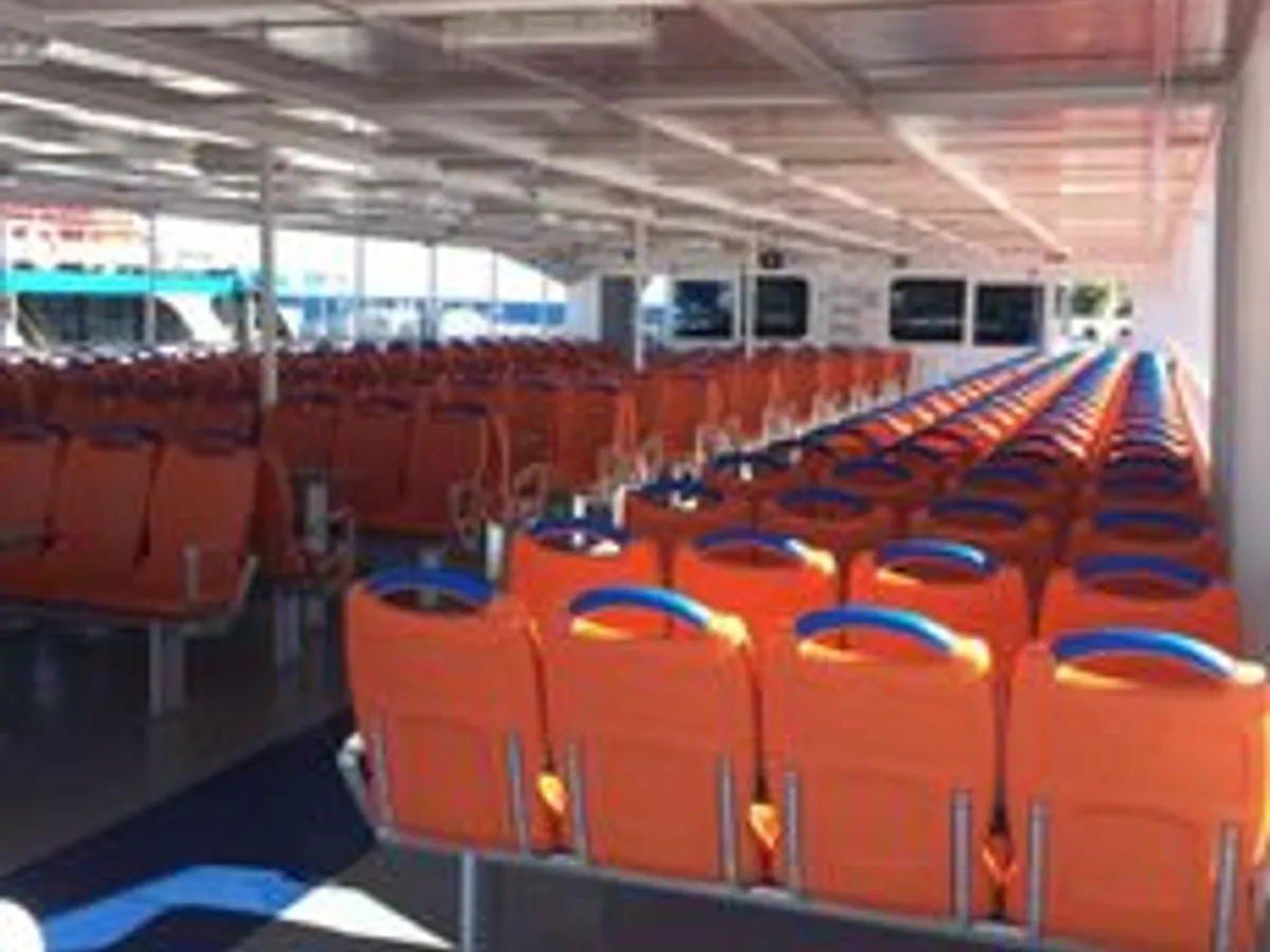 Navio de passageiros à venda