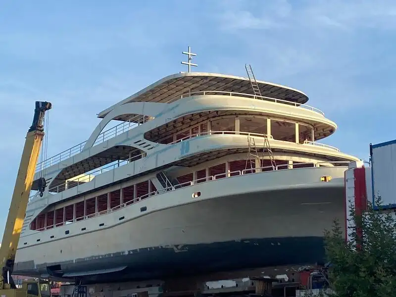 Navio de passageiros à venda