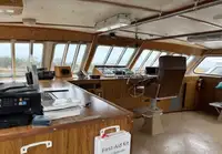 Barco de tripulação à venda