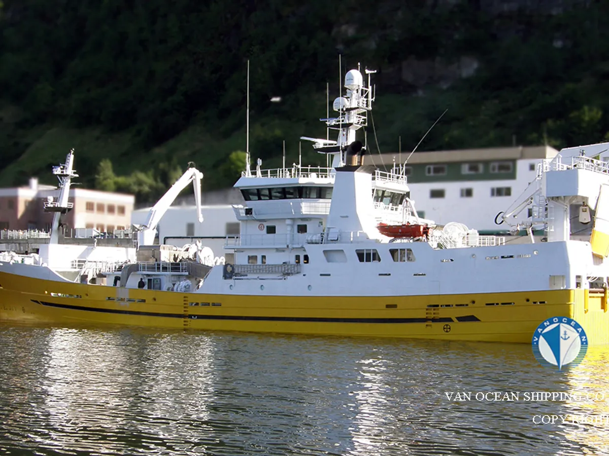 Navio de pesca de arrasto à venda