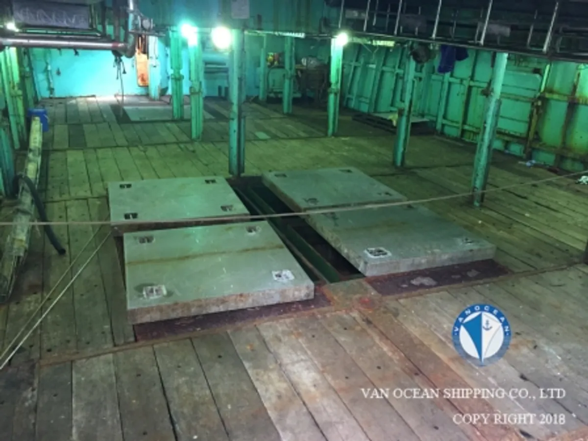 Navio de pesca de lula com anzol à venda