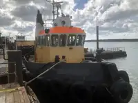 Rebocador à venda