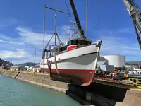 Navio de pesca de arrasto à venda