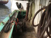 Navio de pesca de lula com anzol à venda
