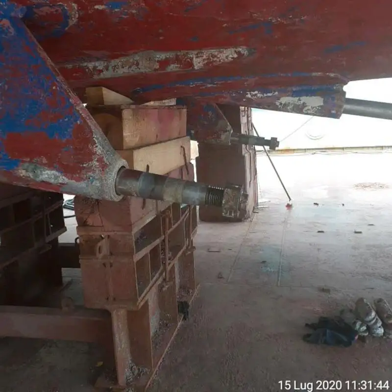 Barco de tripulação à venda