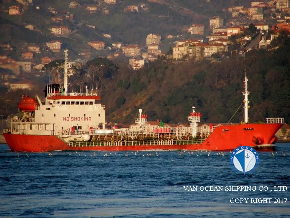 Navio-tanque de óleo/produtos químicos à venda