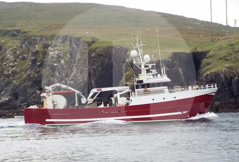 Navio de pesca de arrasto à venda