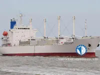 Navio frigorífico à venda