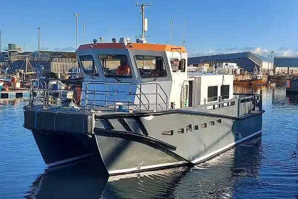 Navio de pesquisa à venda
