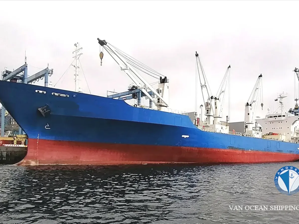 Navio frigorífico à venda
