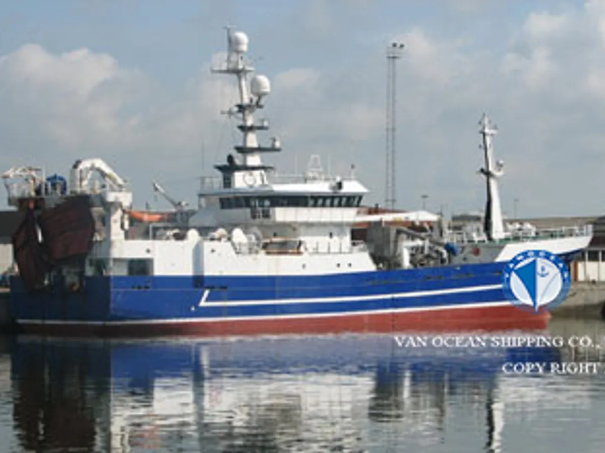 Navio de pesca de arrasto à venda
