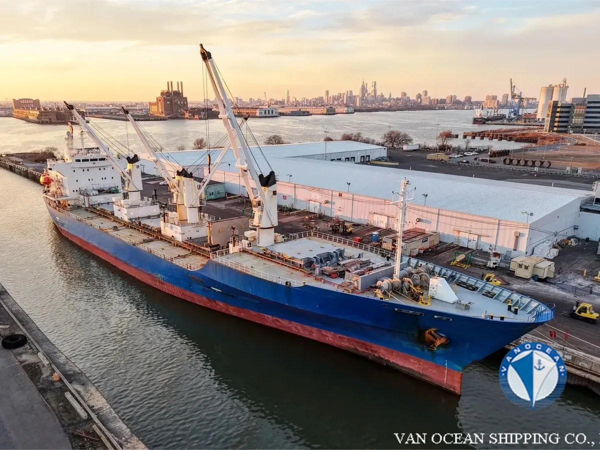Navio frigorífico à venda