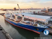 Navio frigorífico à venda