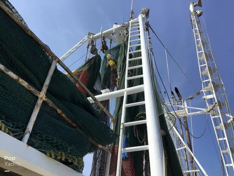 Navio de pesca de arrasto à venda