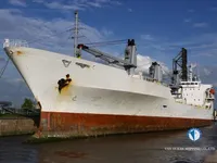 Navio frigorífico à venda